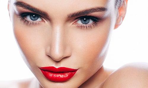 Kalıcı Makyaj: Her An Mükemmel Görünün - Dilber Beauty Blog